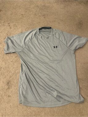 Under Armour Men's Light Gray Short Sleeve Athletic Tee
